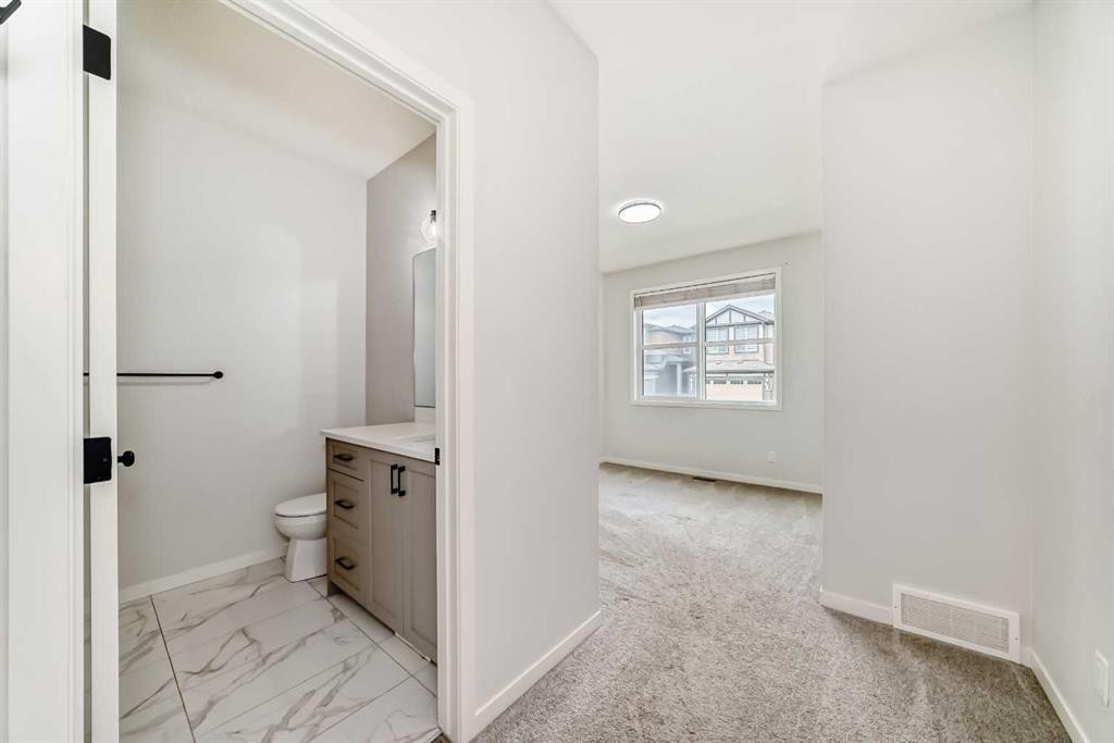 212 Lucas Place Nw, Calgary, AB