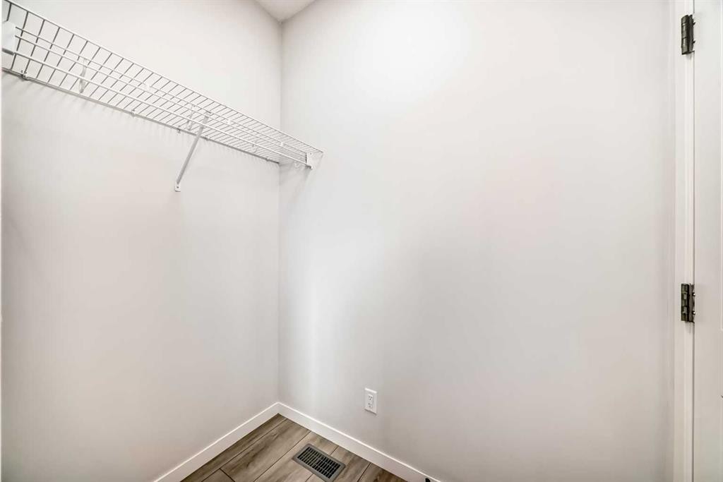 212 Lucas Place Nw, Calgary, AB