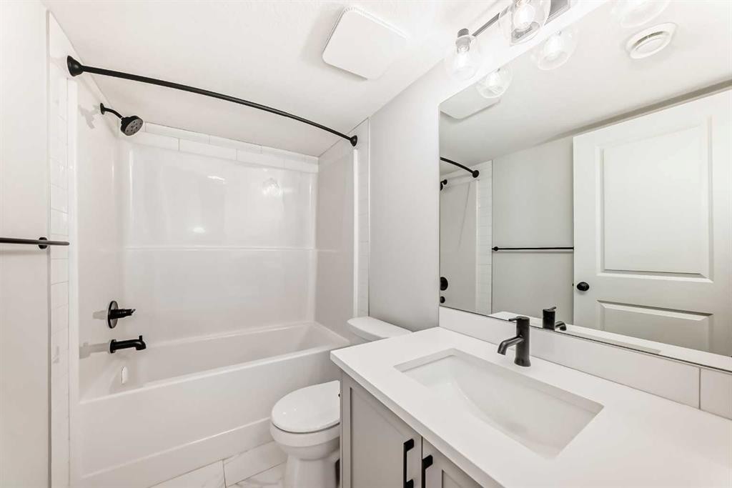 212 Lucas Place Nw, Calgary, AB
