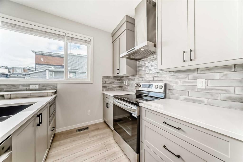 212 Lucas Place Nw, Calgary, AB