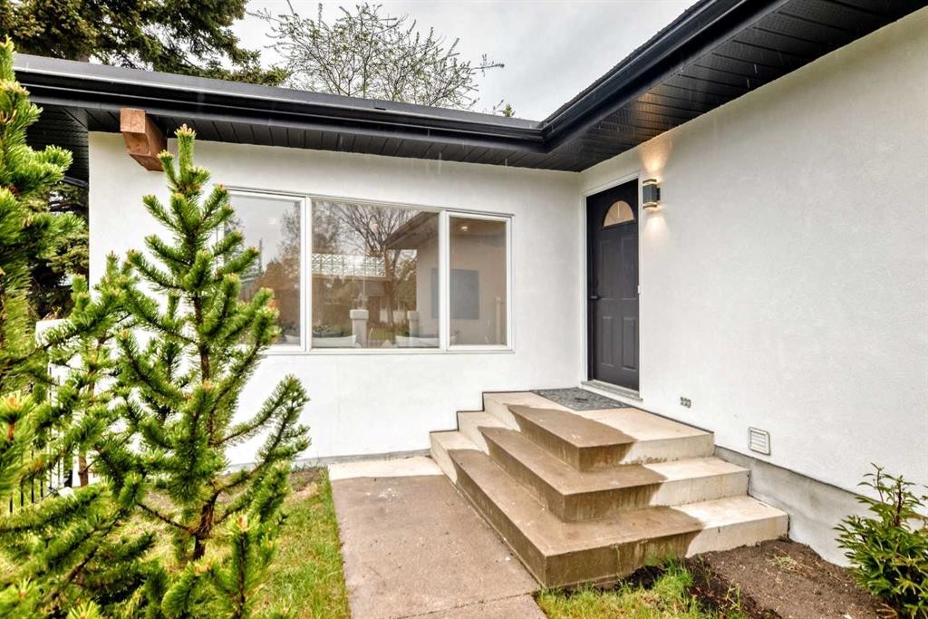 275 Silverview Way Nw, Calgary, AB - Outdoor With Deck Patio Veranda