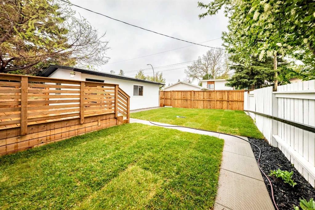 275 Silverview Way Nw, Calgary, AB - Outdoor