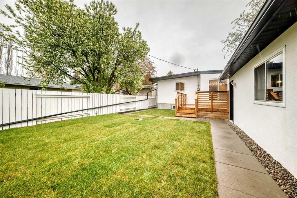 275 Silverview Way Nw, Calgary, AB - Outdoor