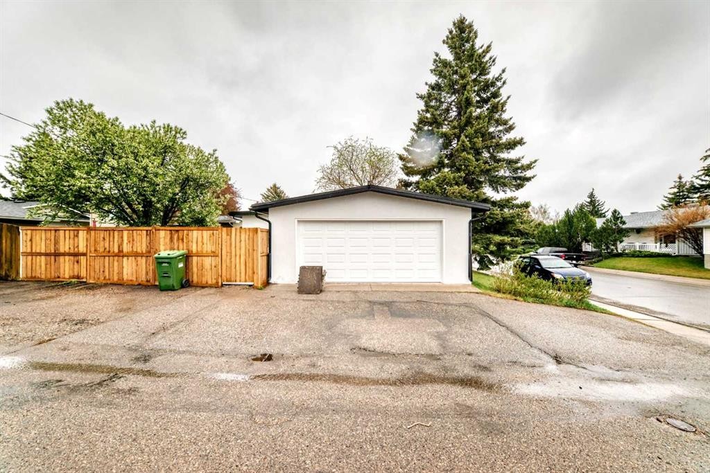 275 Silverview Way Nw, Calgary, AB - Outdoor