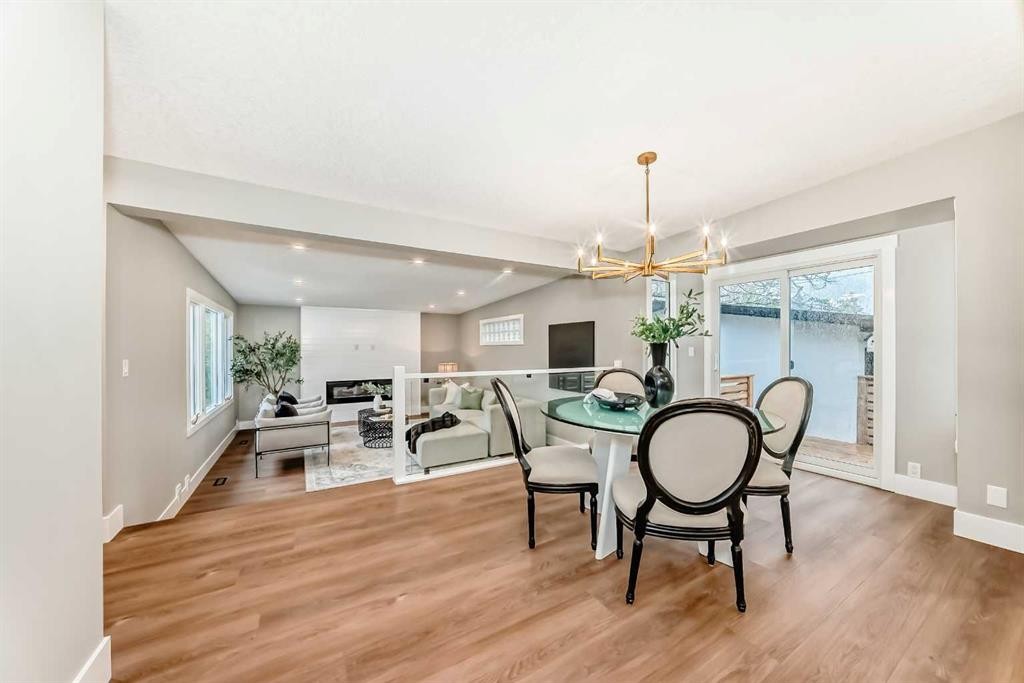 275 Silverview Way Nw, Calgary, AB - Indoor Photo Showing Dining Room