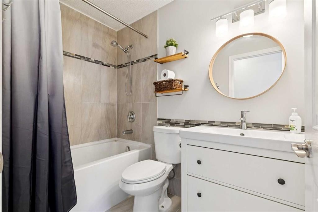 56 Riverbrook Road Se, Calgary, AB - Indoor Photo Showing Bathroom