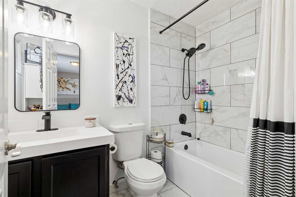 56 Riverbrook Road Se, Calgary, AB - Indoor Photo Showing Bathroom