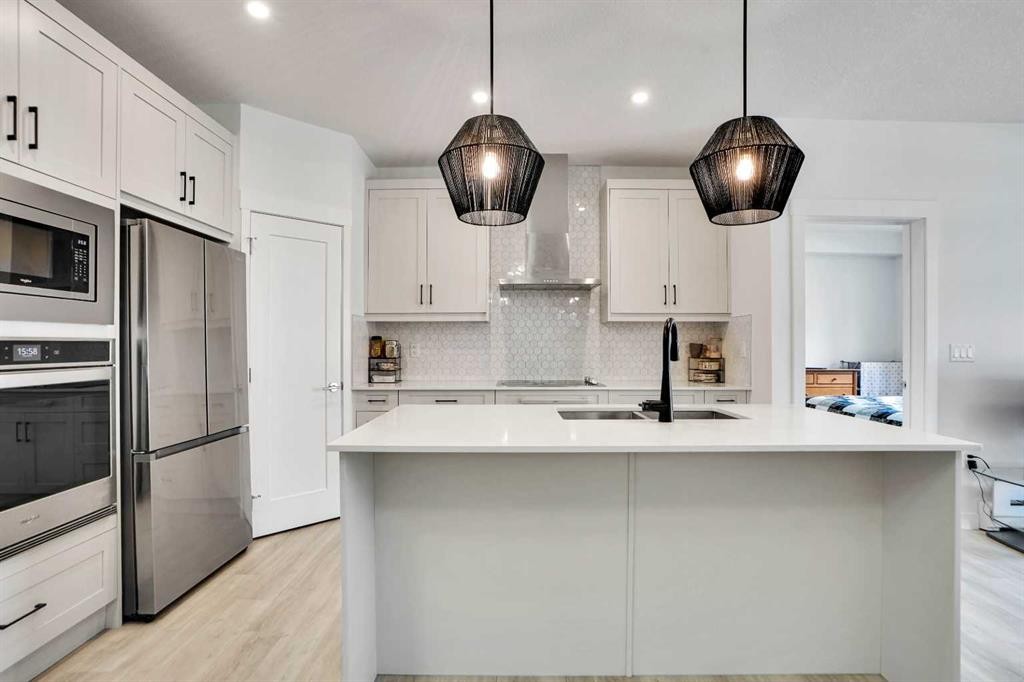 111-25 Walgrove Walk Se, Calgary, AB - Indoor Photo Showing Kitchen With Upgraded Kitchen
