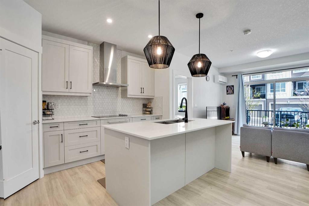 111-25 Walgrove Walk Se, Calgary, AB - Indoor Photo Showing Kitchen With Upgraded Kitchen