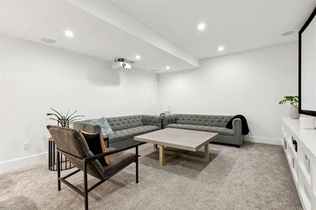 1424 27 Street Sw, Calgary, AB - Indoor