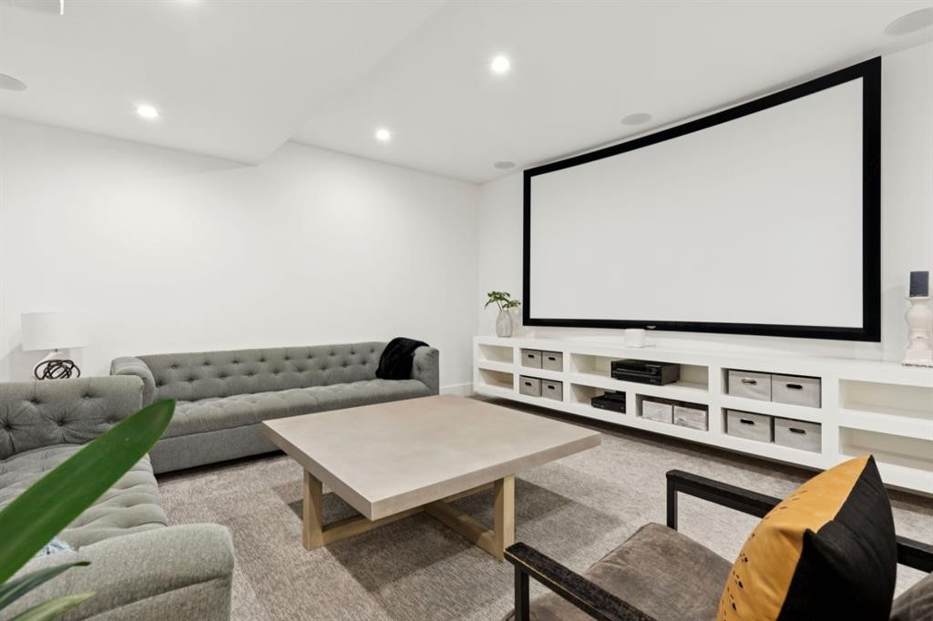 1424 27 Street Sw, Calgary, AB - Indoor Photo Showing Other Room