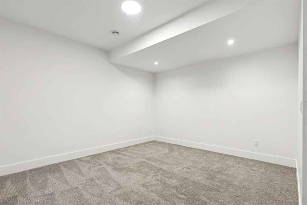 1424 27 Street Sw, Calgary, AB - Indoor Photo Showing Other Room