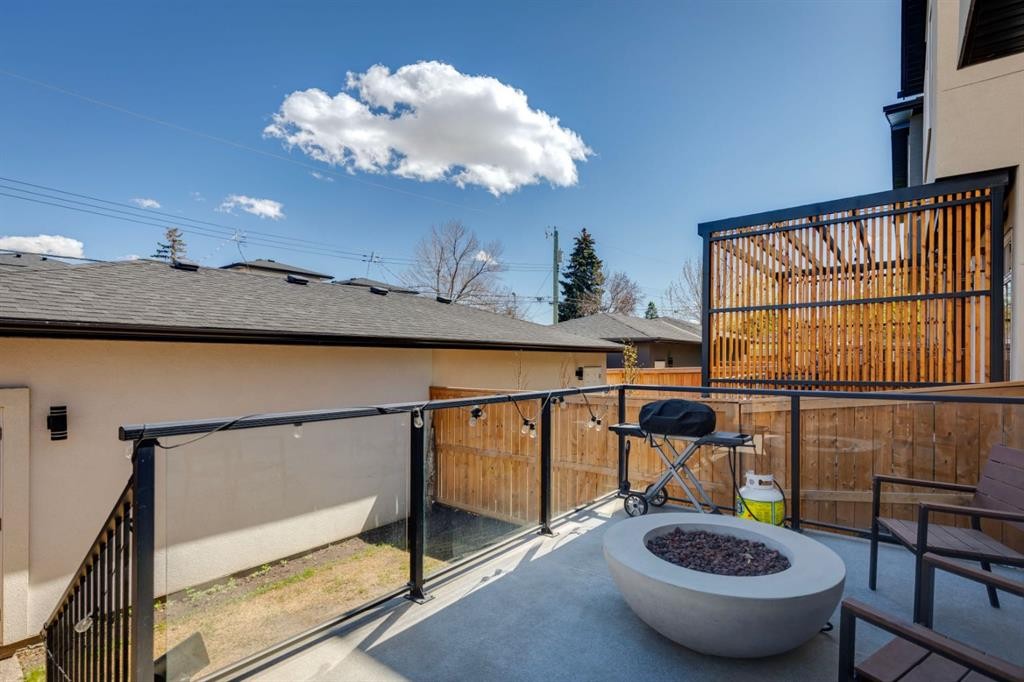 1424 27 Street Sw, Calgary, AB - Outdoor With Exterior