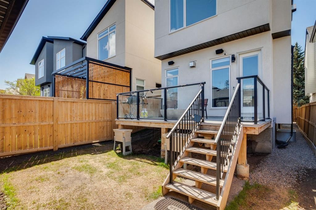 1424 27 Street Sw, Calgary, AB - Outdoor With Exterior