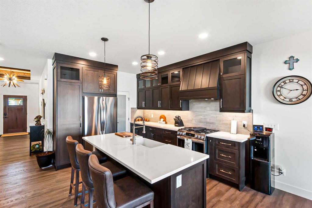 40 Viceroy Crescent, Olds, AB - Indoor Photo Showing Kitchen With Upgraded Kitchen