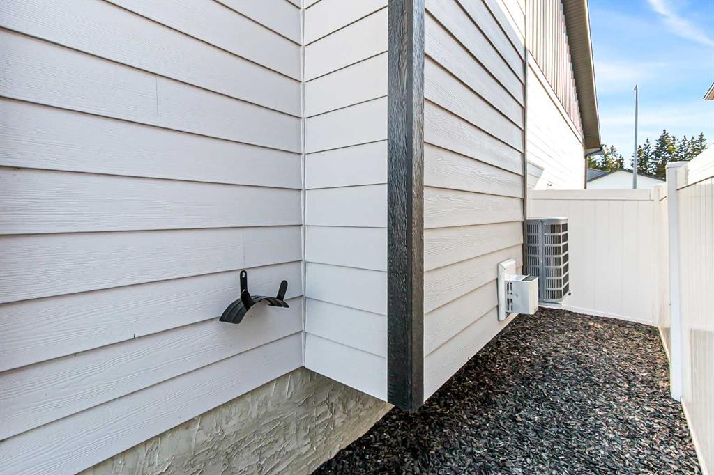 40 Viceroy Crescent, Olds, AB - Outdoor With Exterior