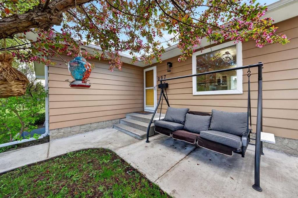 227 Martell Road Ne, Calgary, AB - Indoor Photo Showing Other Room