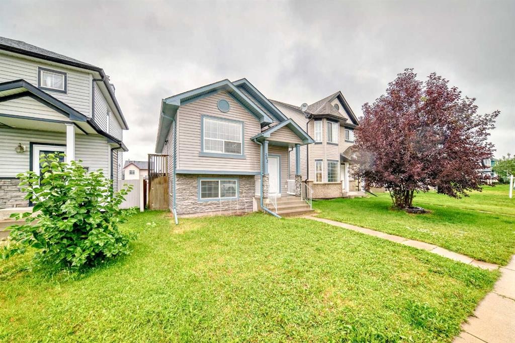 202 Saddlemead Green Ne, Calgary, AB - Outdoor