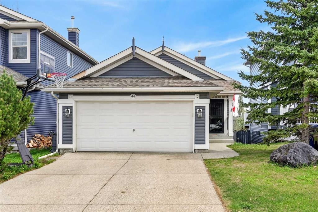44 Bridlepost Green Sw, Calgary, AB - Outdoor