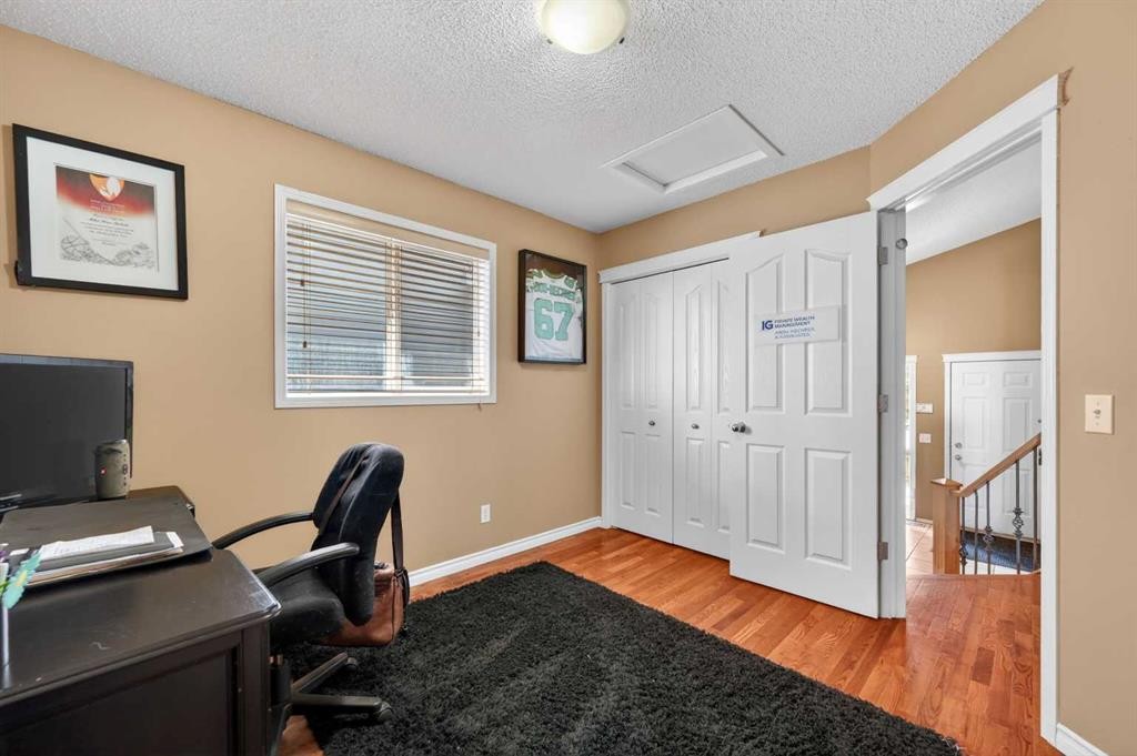 44 Bridlepost Green Sw, Calgary, AB - Indoor Photo Showing Office