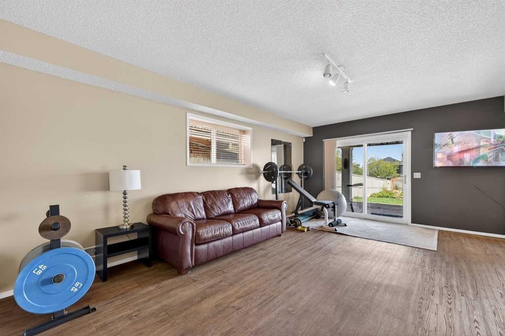 44 Bridlepost Green Sw, Calgary, AB - Indoor