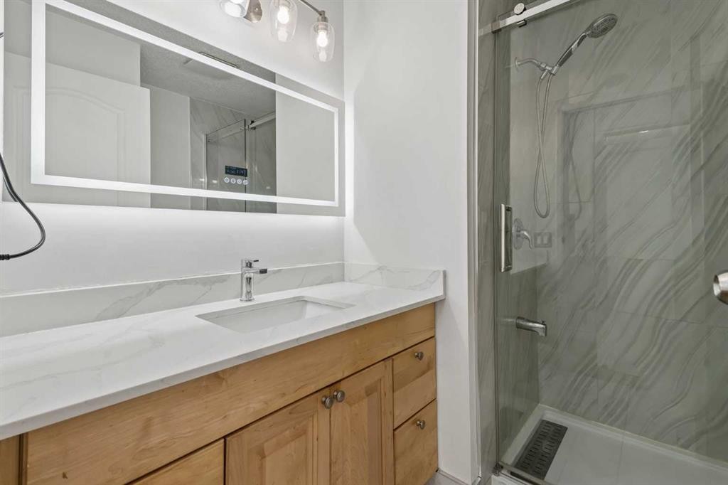 83 Appletree Close Se, Calgary, AB - Indoor Photo Showing Bathroom