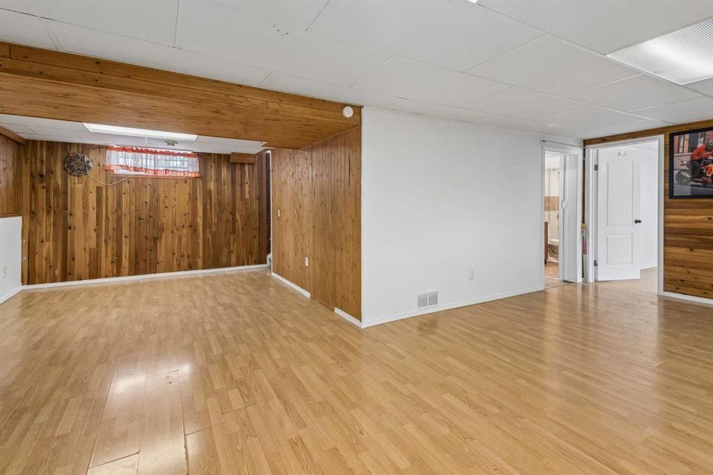 83 Appletree Close Se, Calgary, AB - Indoor