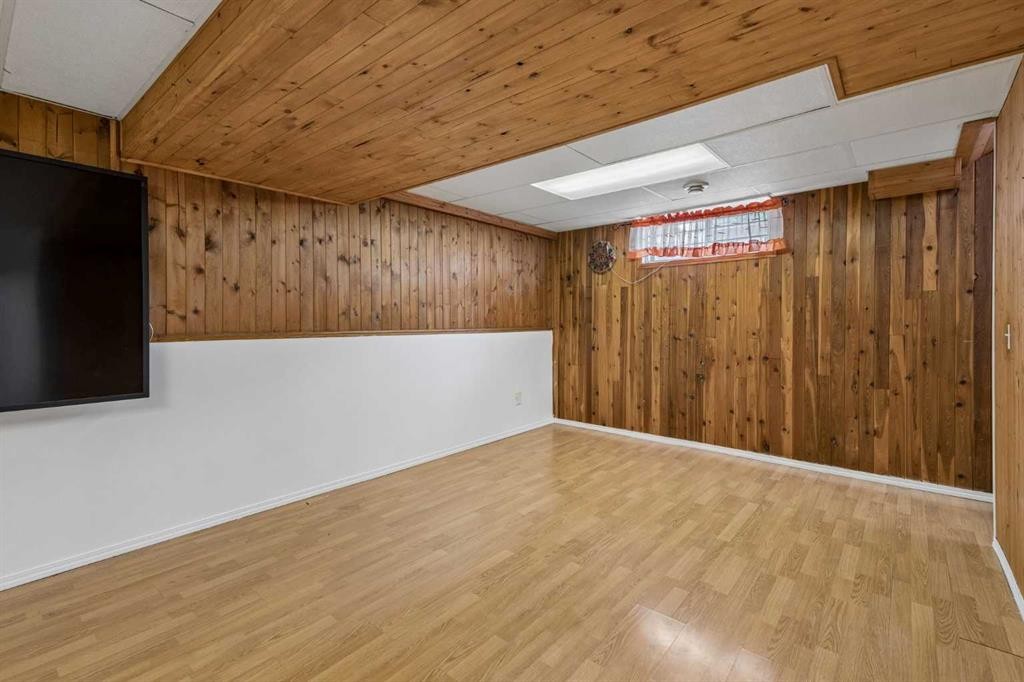83 Appletree Close Se, Calgary, AB - Indoor Photo Showing Other Room