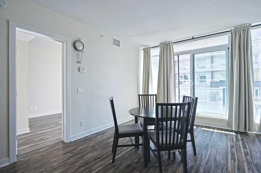 904-10 Brentwood Common Nw, Calgary, AB