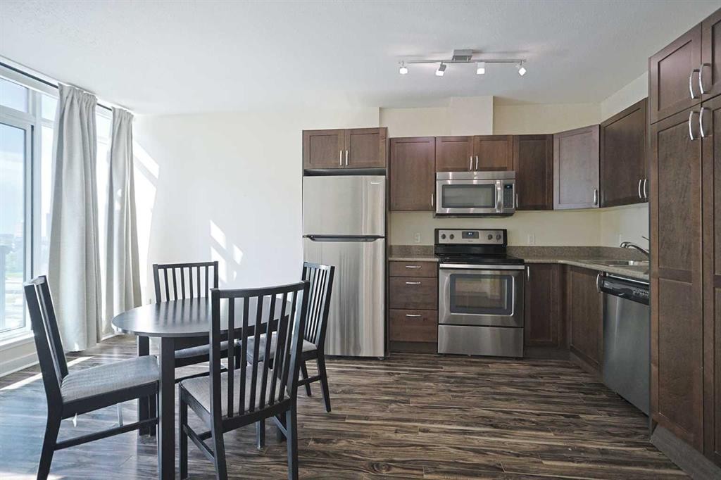 904-10 Brentwood Common Nw, Calgary, AB