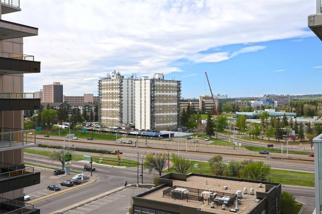 904-10 Brentwood Common Nw, Calgary, AB