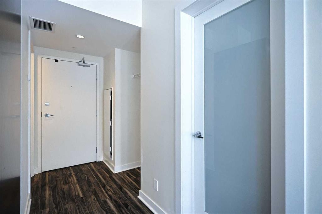 904-10 Brentwood Common Nw, Calgary, AB