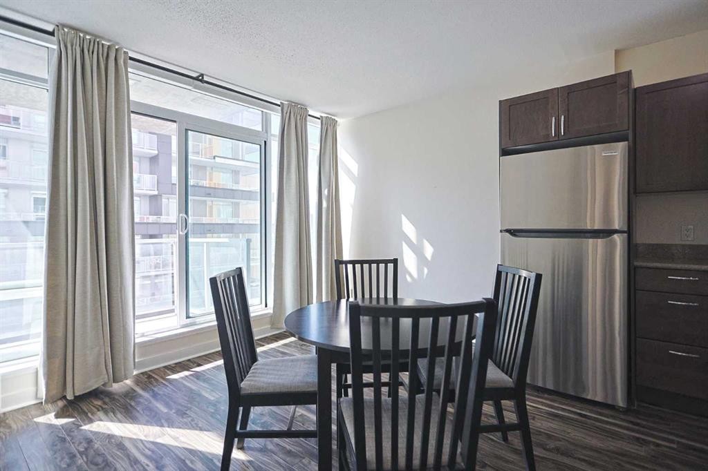 904-10 Brentwood Common Nw, Calgary, AB