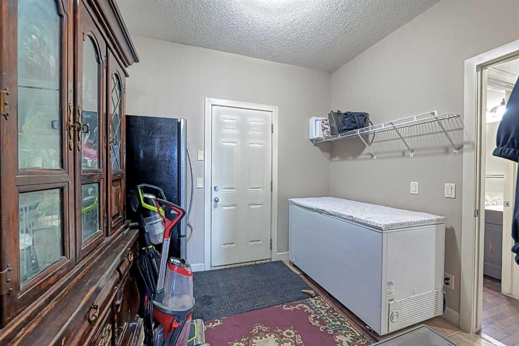 247 Pantego Way Nw, Calgary, AB - Indoor Photo Showing Laundry Room