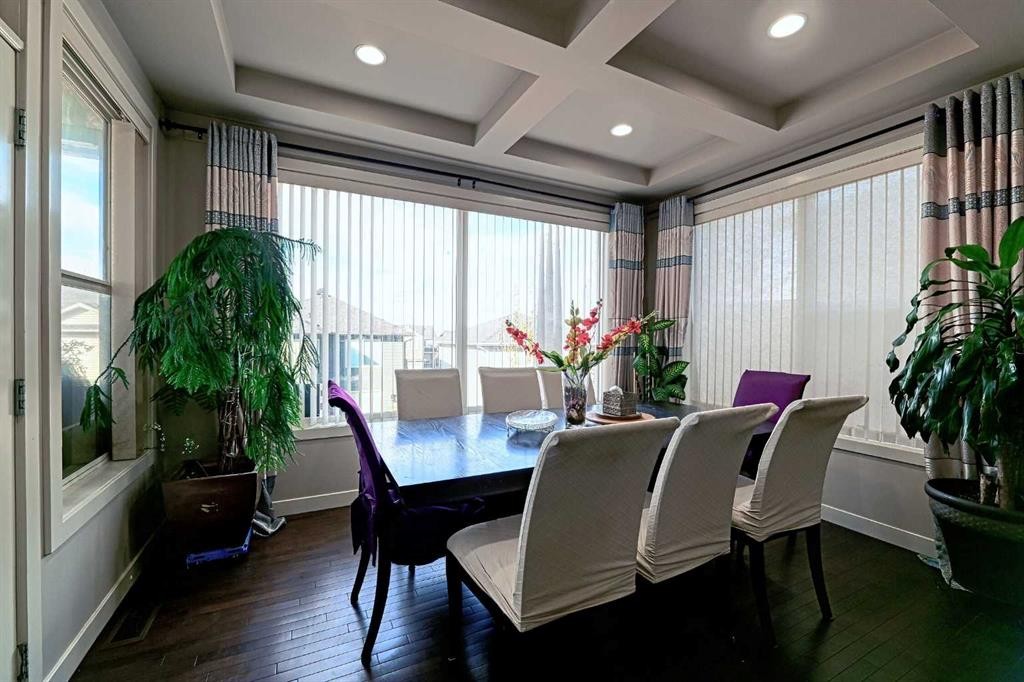 247 Pantego Way Nw, Calgary, AB - Indoor Photo Showing Dining Room