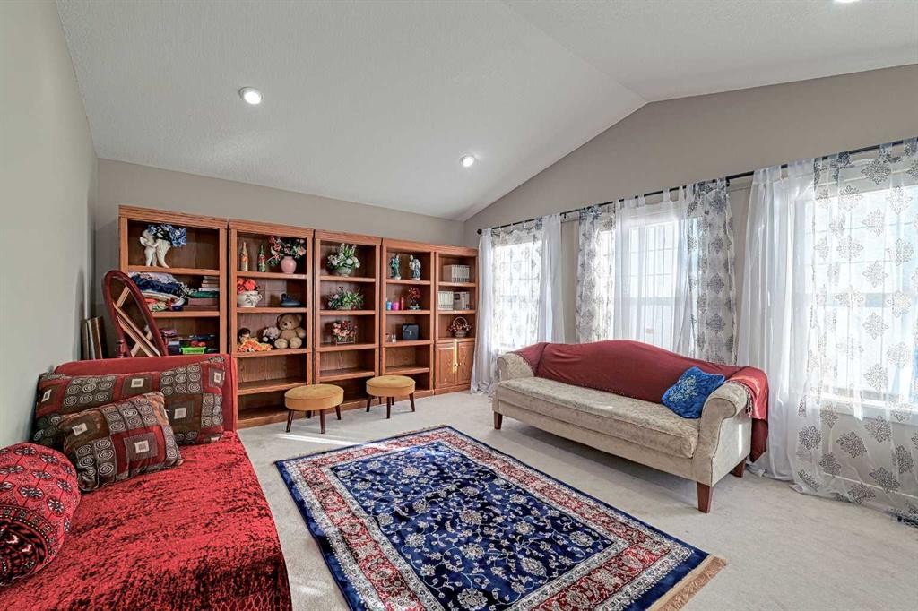 247 Pantego Way Nw, Calgary, AB - Indoor
