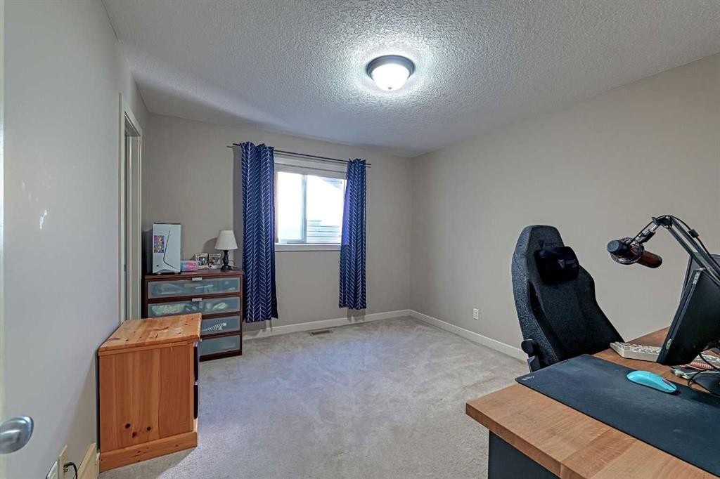 247 Pantego Way Nw, Calgary, AB - Indoor