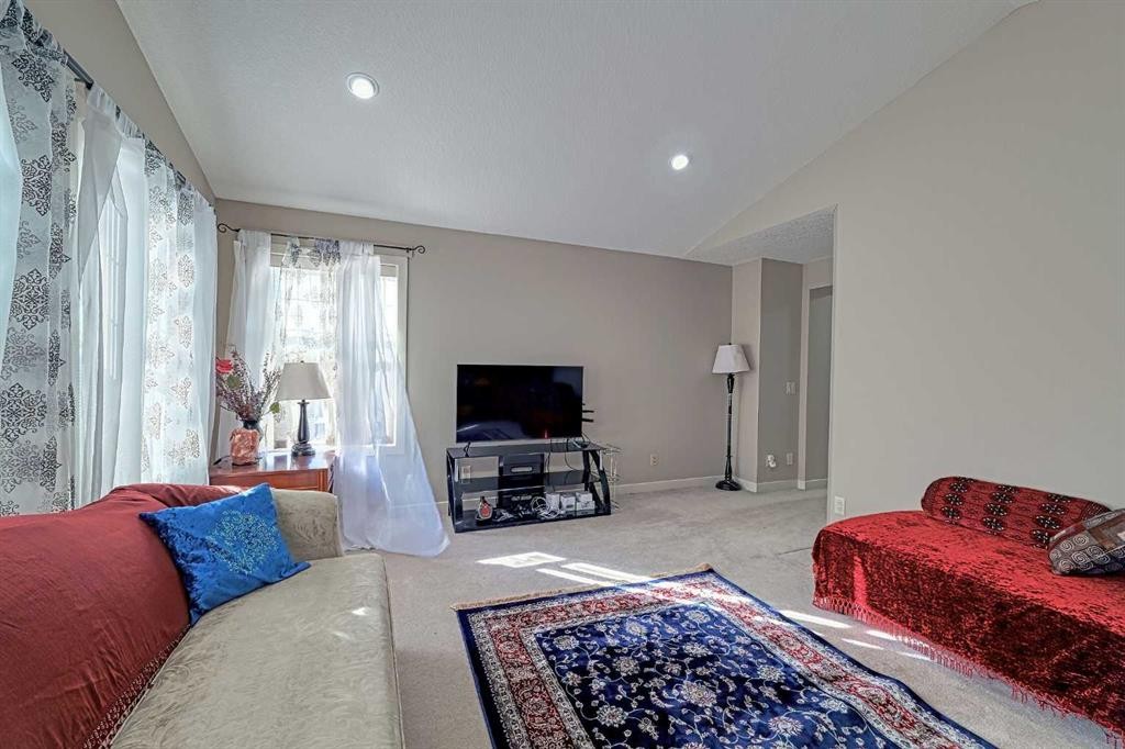 247 Pantego Way Nw, Calgary, AB - Indoor