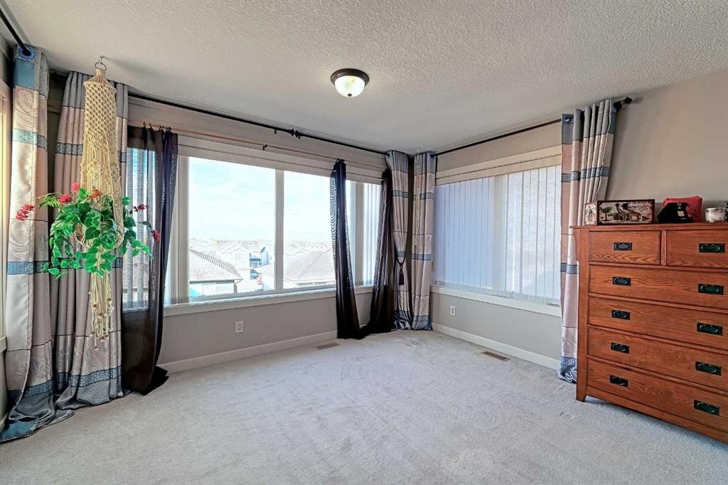 247 Pantego Way Nw, Calgary, AB - Indoor