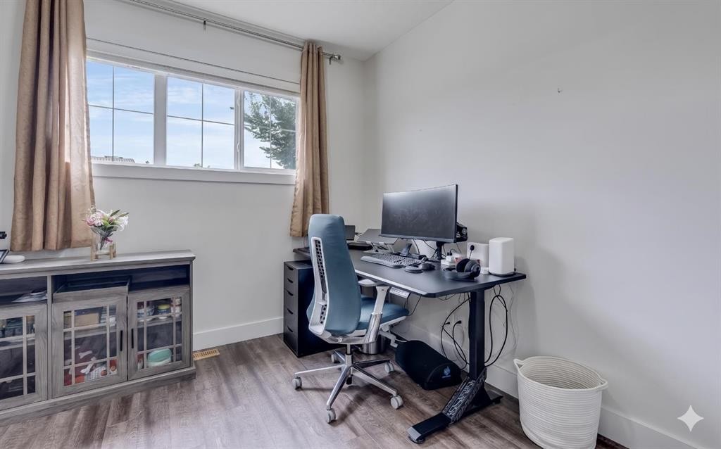 4 Legacy Court Se, Calgary, AB - Indoor Photo Showing Office