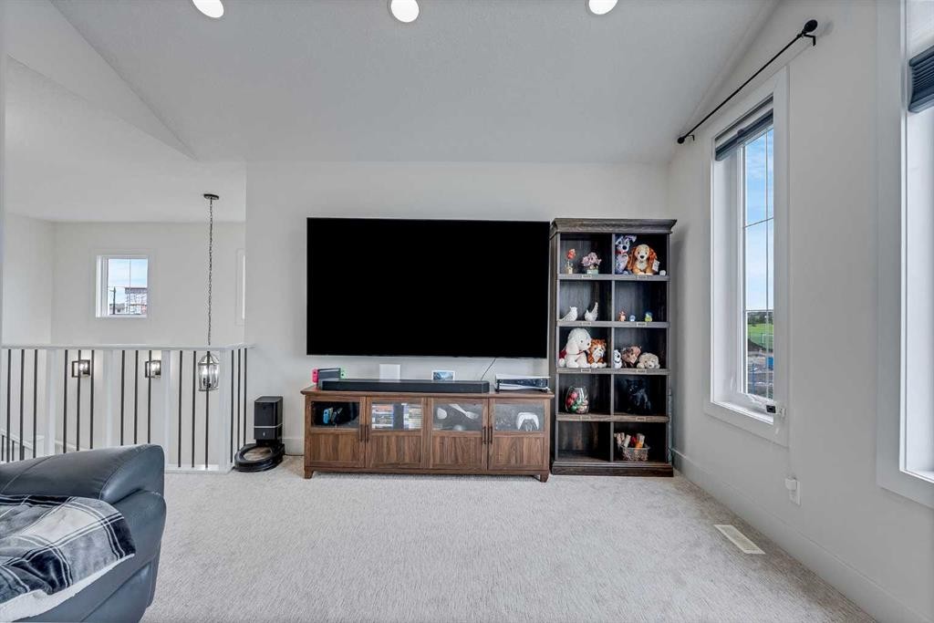 4 Legacy Court Se, Calgary, AB - Indoor