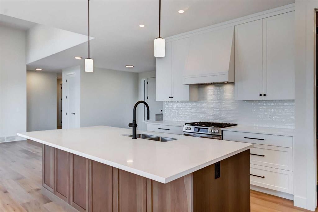 819 Green Haven Close, Okotoks, AB