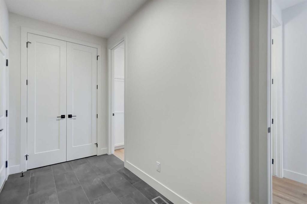 819 Green Haven Close, Okotoks, AB
