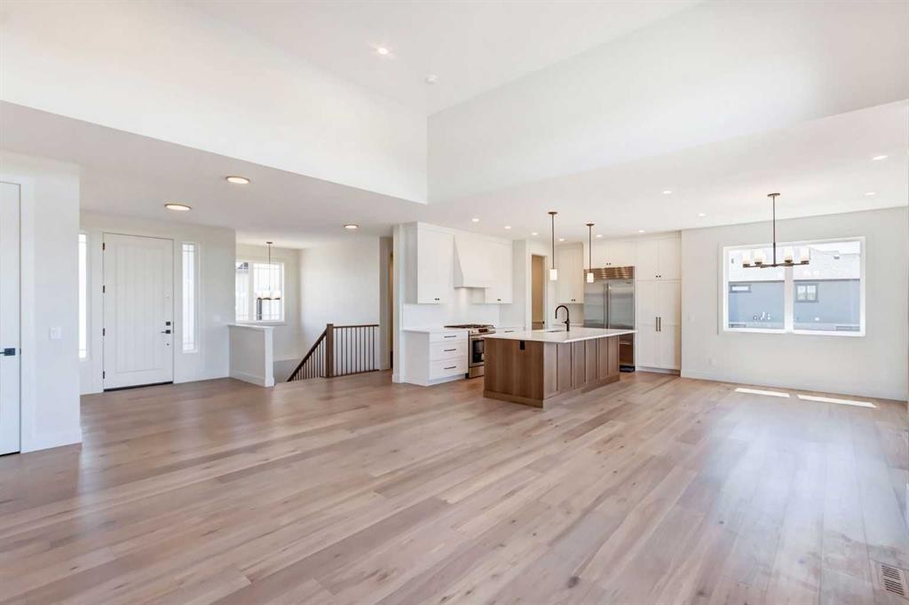 819 Green Haven Close, Okotoks, AB