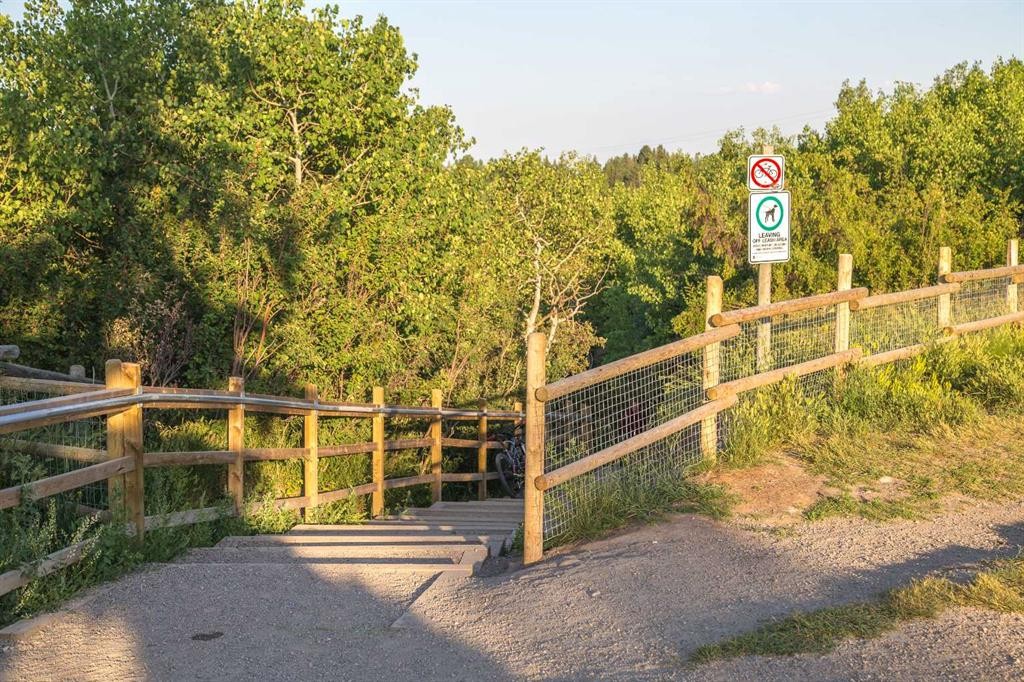 1639 Acton Avenue Sw, Calgary, AB - Outdoor