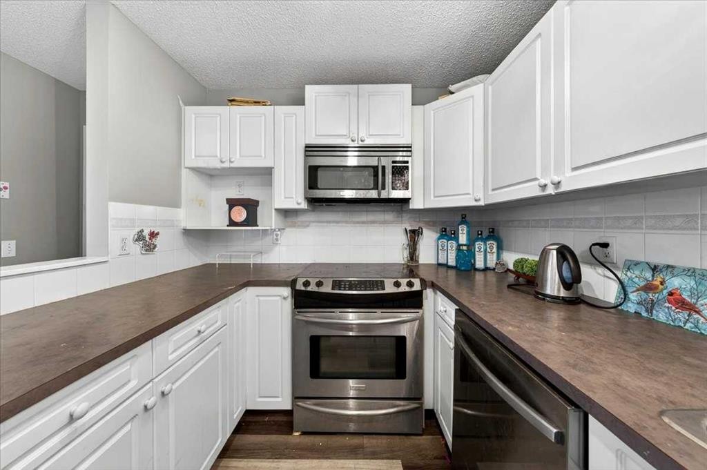 15 Cedarview Mews, Calgary, AB
