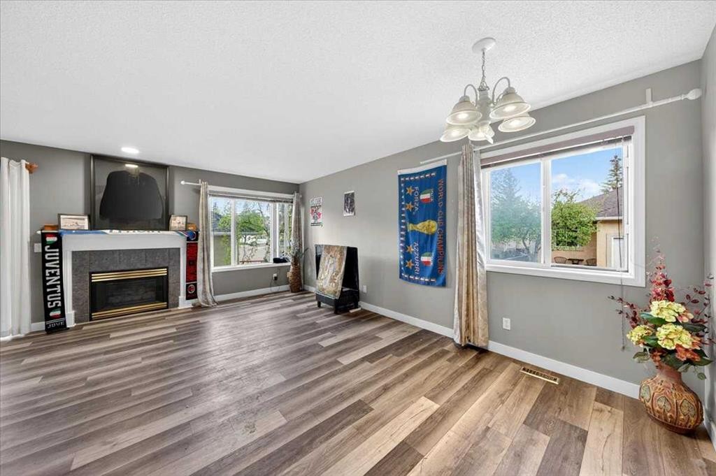 15 Cedarview Mews, Calgary, AB