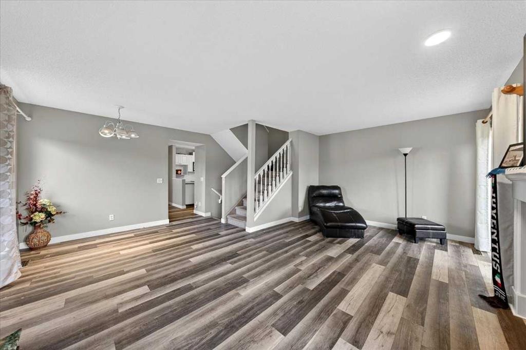 15 Cedarview Mews, Calgary, AB