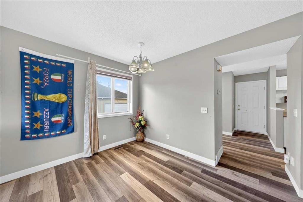 15 Cedarview Mews, Calgary, AB