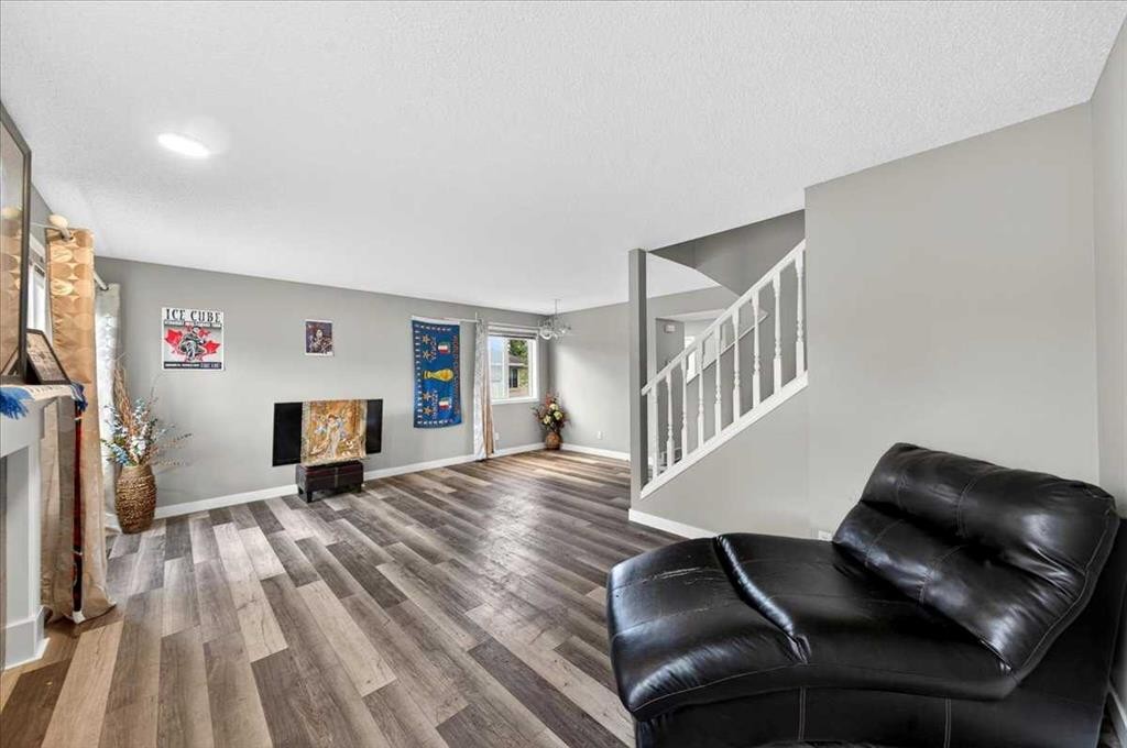 15 Cedarview Mews, Calgary, AB